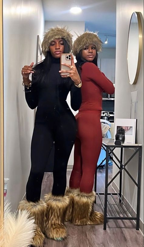 Cabin Trip Outfit Winter Black Women, Winter Cabin Outfit Cold Weather, Colorado Trip Outfits, Cabin Outfit Ideas Black Women, Cabin Trip Black People, Cabin Trip Outfit Black Women, Cabin Trip Aesthetic, Cabin Trip Outfit, Bday Aesthetic