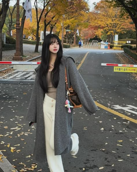 Korean Autumn Outfits, Korea Winter Fashion, Korean Autumn Outfit, Moda Ulzzang, November Outfits, Cold Outfit, December Outfits, Fall Outfits Korean, Japan Outfit