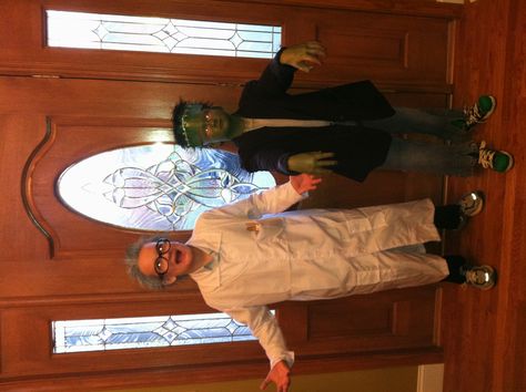 Frankenstein Scientist Costume, Mad Scientist And Frankenstein Costume, Mad Scientist Halloween Costume, Scientist Costume, Mad Scientist Halloween, Crazy Scientist, Frankenstein Costume, Alien Party, Mad Scientist