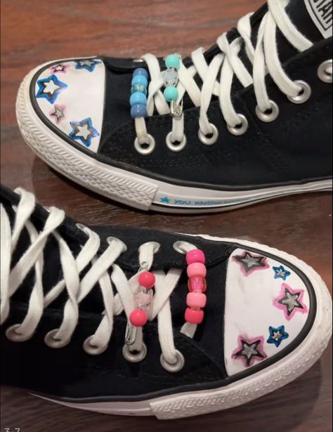 Beaded Converse Laces Ideas, Beads On Shoelaces Converse, How To Add Beads To Converse, Converse Ideas Beads, How To Decorate Shoes, Decorated Converse Sharpie, Tv Girl Converse, Converse Shoe Ideas, Converse Shoe Art