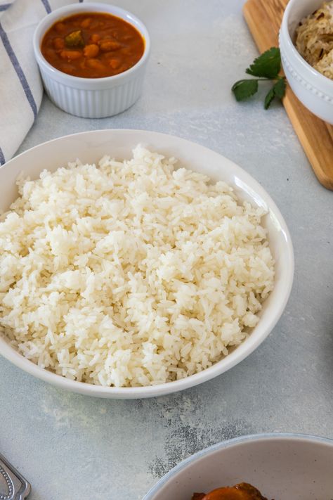 Get all of my top tips and tricks to cook white rice perfectly every single time. Cooked on the stovetop, it's my go-to side dish for weeknight family meals. @mydominicankitchen #rice #cookingtips Dominicano Recipes, Meat Appetizers, Cooking White Rice, Rice Grain, How To Cook Rice, White Rice, Rice Dishes, Recipe Of The Day, How To Cook