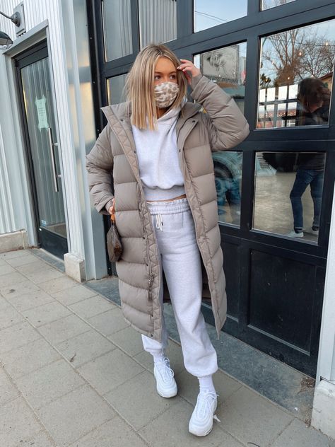 Superpuff Aritzia Long, Aritzia Super Puff Long Outfit, Aritzia Super Puff Modern Taupe, Aritzia Superpuff Outfit, Super Puff Long Outfit, Super Puff Aritzia Outfit, Superpuff Outfit, Super Puff Outfit, Aritzia Super Puff Long