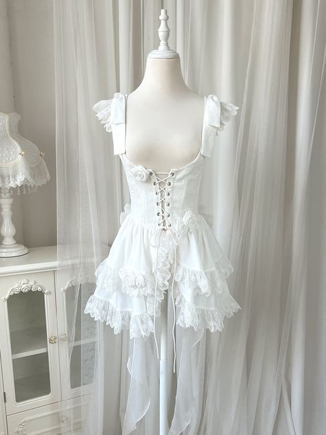 White jacquard fabric corset, under bust neckline and lace trim scallop edge hemline, lace-up closure front, decorated with white roses. Matching wih gothic or elegant classic lolita op and jsk.        	 		 			Size 			S 			M 			L 		 		 			Full Length 			75 			77 			79 		 		 			Bust 			75 			79 			83 		 		 			Waist 			61 			65 			69 		 		 			Shoulders 			34 			35 			36 Sleeveless Corset Top, Flower Vest, White Goth, Tiered Mini Skirt, White Princess, Rosé Details, Suspender Skirt, Spaghetti Strap Dress, Sweet Lolita