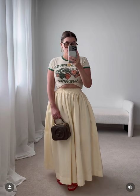 Yoga Date Outfit, Classy Spring Outfits Casual, Neutral Outfits Midsize, Modest Model Outfits, Vacation Looks 2024, Feminine Earthy Outfits, 30 Plus Fashion For Women, Work Picnic Outfit Summer, La Outfit Ideas Summer