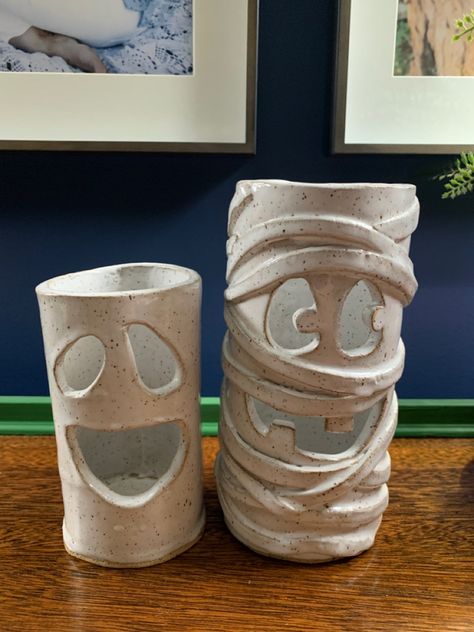 Pumpkin Pottery Ideas, Cylinder Ceramic Ideas, Fall Ceramic Ideas, Ceramic Halloween Ideas, Halloween Pottery Ideas, Halloween Ceramics Ideas, Pottery Luminaries, Halloween Ceramics, Pottery Halloween