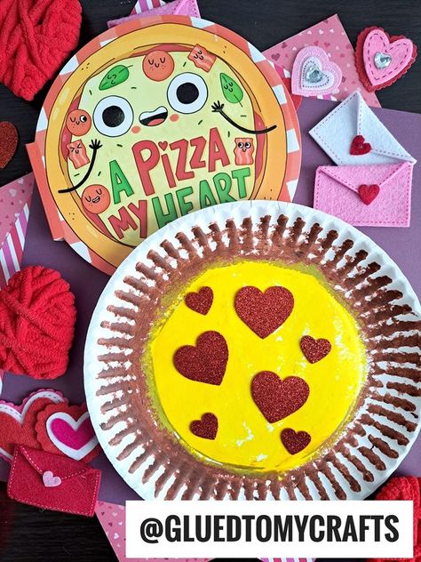 Paper Plate Pizza - add heart... - Glued to My Crafts Pizza My Heart Craft, Paper Plate Pizza, Pizza Hearts, Pizza Craft, A Pizza My Heart, Heart Pizza, Pizza My Heart, Heart Craft, Pre K Activities