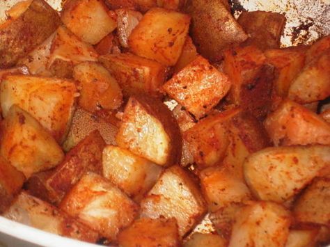 Paprika Potatoes Cooking Tuna Steaks, Paprika Potatoes, Foil Packet Meals, Baked Potato Recipes, Cooked Breakfast, Baked Potatoes, Potatoes Recipe, Food Website, Veggie Sides