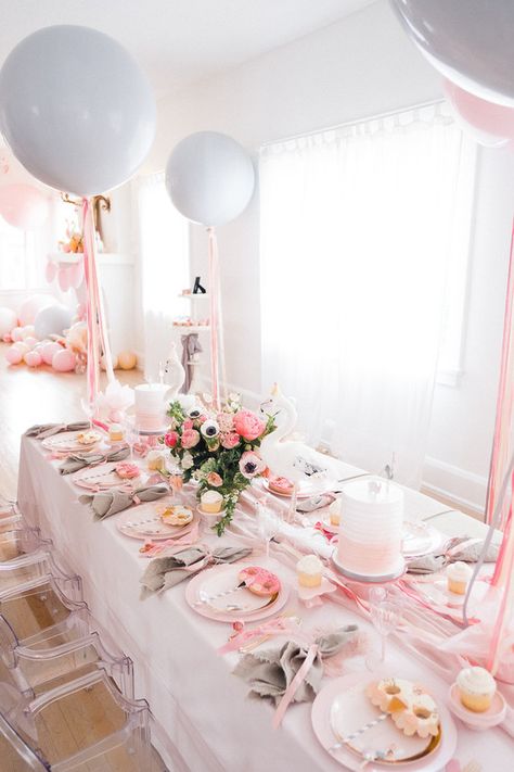 Pastel pink + lavender bird-themed girls birthday party | Wedding & Party Ideas | 100 Layer Cake Girlie Birthday Party, Bird Themed Birthday Party, Pink Tables, Lane Smith, Light Pink Birthday, Anna Birthday Party, Teenage Birthday Party, 15th Birthday Party Ideas, Pink Party Theme