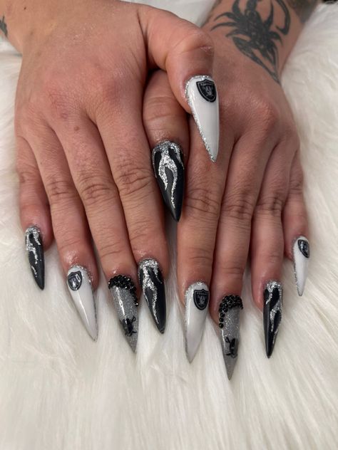 Las Vegas Raiders Nails, Las Vegas Raiders Nail Designs, Raider Nails Designs, Raiders Nails Designs, Raider Nails, Raiders Nails, Acrylic Nails Yellow, Nails Yellow, Almond Nails Designs