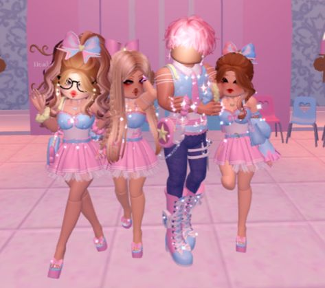 The uniforms mar made for the new school. Uniform Royale High, Royal High School Uniform, Royale High Uniform, Royale High School Uniform, Rh Avatar, High School Uniform, School Uniform Outfits, Royale High, Roblox Avatars