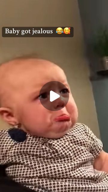 Babies Laughing Video, Newborn Baby Videos, Baby Crying Face, Baby Videos Cute, Baby Laughing Video, Funny Babies Laughing, Grumpy Baby, Redhead Baby, Laughing Baby