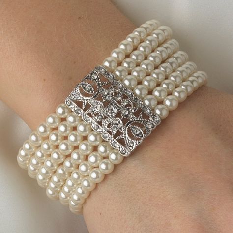 Macrame Colar, Pearl Bracelets, Pearls Diy, Bridal Fashion Jewelry, Pearl And Lace, Swarovski Earrings, Bridal Pearls, Diamond Bracelets, Wedding Bracelet