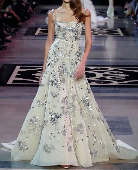 Georges Hobeika Couture, Hobeika Couture, 2019 Couture, Georges Hobeika, فستان سهرة, Couture Gowns, Glam Dresses, Gorgeous Gowns, Looks Style