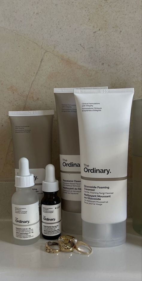 Aesthetics Skin Care, Skin Care Aesthetics, Skincare And Makeup Aesthetic, Beauty Skin Care Aesthetic, Skin Products Aesthetic, Skin Care Influencer, Face Care Aesthetic, Facial Products Skincare, Makeup Product Aesthetic