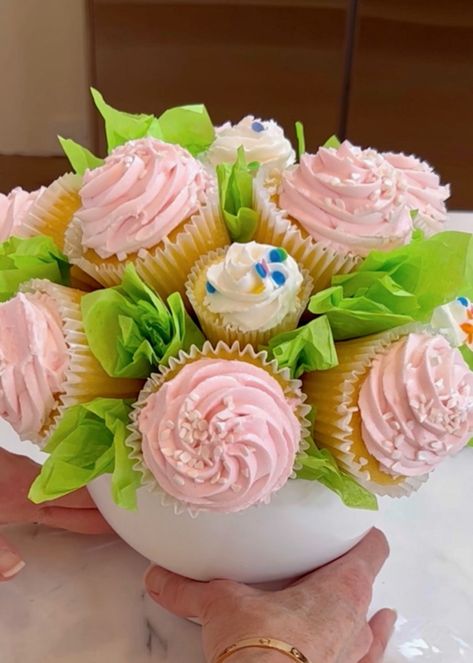 EASY + FUN No Bake Cupcake Bouquet Hack - Lorafied Dessert Centerpiece, Big Cupcake, Dessert Hacks, Frozen Dinners, Cupcake Bouquet, Baking Cupcakes, Easy Delicious Recipes, Trader Joe’s, Mini Cupcakes