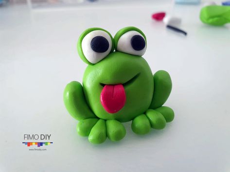 Polymer clay frog Frog Diy, Clay Frog, Fimo Diy, Crea Fimo, Diy Polymer Clay, Polymer Clay Tutorials, Polymer Clay Figures, Clay Crafts Air Dry, Polymer Clay Animals