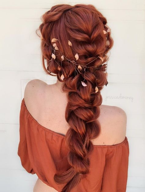 50 Dainty Auburn Hair Ideas to Inspire Your Next Color Appointment - Hair Adviser Shades Of Auburn Hair, Auburn Hair Ideas, Deep Auburn Hair, Light Auburn Hair Color, Brown Auburn Hair, Auburn Red Hair, Light Auburn Hair, Auburn Hair Color, Dark Auburn Hair