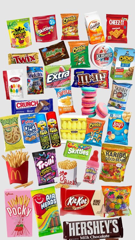 Snacks To Have In Your Room, Snacks For Locker, Snack For Sleepovers, Locker Snacks Stash, Snack Locker Ideas, Yummy Snacks To Buy, Snacks To Buy At The Store, Snacks To Get At The Grocery Store, Snacks To Bring To School