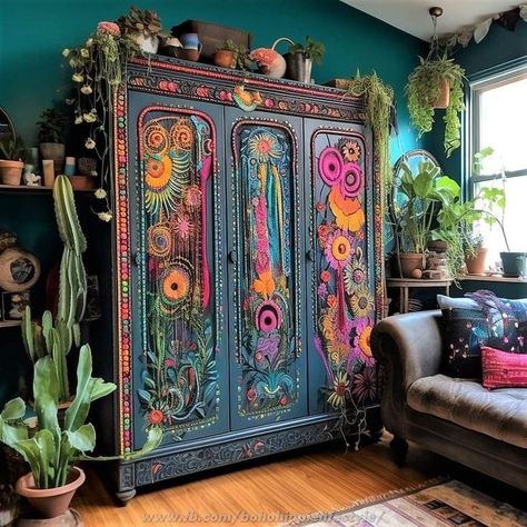 Turquoise Boho Bedroom, Boho Dresser, Bohemian Style Decor, Hippie Bedroom, Jungalow Style, Whimsical Furniture, Hippie Lifestyle, Hippie Homes, Wardrobe Designs