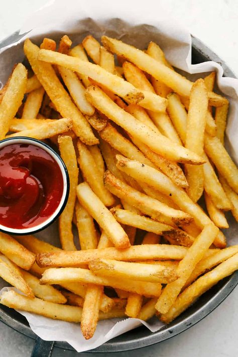 Air Fryer Frozen French Fries, French Fried Potatoes, French Fries Recipe, Homemade French Fries, Frozen French Fries, Crispy Fry, Eating Alone, Fries Recipe, Unfortunate Events