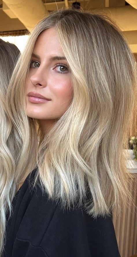 Mid Length Blonde Hair, Medium Blonde Hair, Summer Blonde Hair, Blonde Hair Transformations, Blonde Hair Inspiration, Blonde Hair Shades, Blonde Hair Looks, Penteado Cabelo Curto, Mid Length Hair