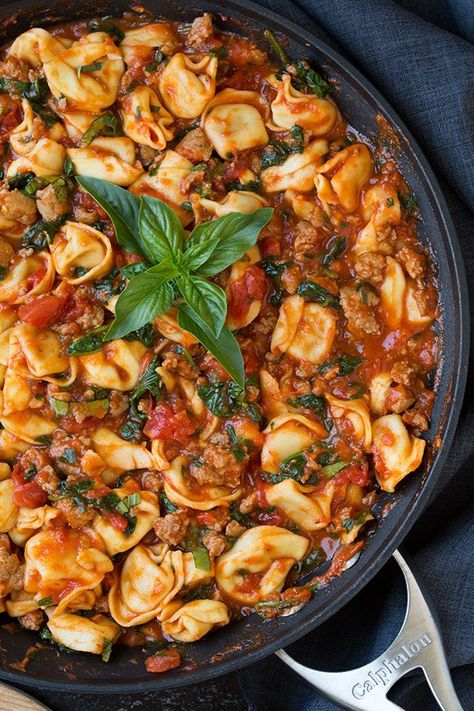 Turkey Sausage Recipes, Sausage Spinach, Spinach Tortellini, Sausage Tortellini, Chicken Tortellini, Tortellini Recipes, Tasty Foods, Pan Meals, Turkey Sausage