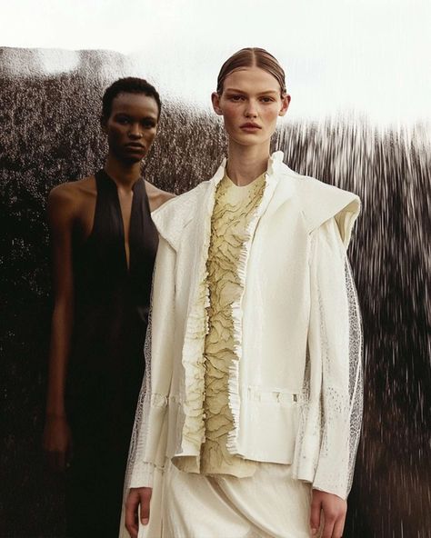 2025 2026 Fashion Trends: WGSN and Coloro Reveal the Key Colors for the Autumn Winter Season - C2 Fashion Studio Fashion Trend Book, Trends 2025, Post Human, Fashion Trend Forecast, Blue Aura, Fashion Landscape, Fashion Forecasting, Consumer Behaviour, Spring Fashion Trends