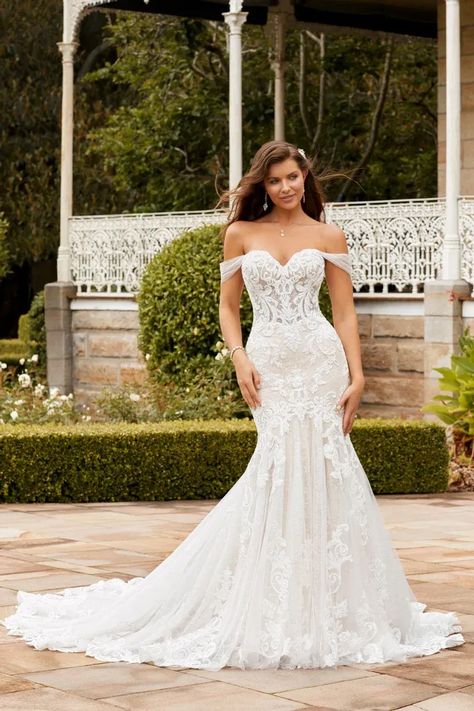 Sophia Tolli Wedding Dresses, Flare Wedding Dress, Sophia Tolli, Fit And Flare Wedding Dress, Dream Wedding Ideas Dresses, Fitted Wedding Dress, Allure Bridal, Brides Wedding Dress, Wedding Gowns Lace