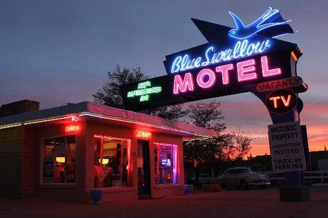 American Motel, Blue Swallow Motel, Blue Swallow, Route 66 Road Trip, Historic Route 66, Vintage Neon Signs, Old Signs, The Good Old Days, Route 66