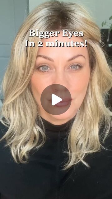 Eyeshadow Makeup Blue Eyes, Makeup Ideas For Blue Eyes Blonde Hair, How To Line Your Eyes, Bigger Eyes Makeup Tutorial, Eye Makeup For Bigger Eyes, Eye Makeup To Make Eyes Bigger, One Eye Bigger Than The Other, Enlarge Eyes Makeup, Make Up For Bigger Eyes