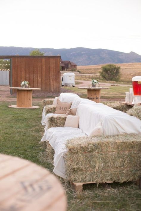 Hessian Wedding, Outdoor Country Wedding, Country Western Wedding, Western Themed Wedding, Country Style Wedding, Cowboy Wedding, Country Theme Wedding, Hay Bales, Future Wedding Plans