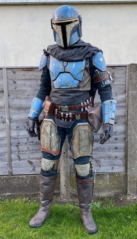 Mandalorian Armor Design Female, Mandalorian Cosplay Ideas, Mandalorian Armor Concept, Mandalorian Armor Cosplay, Mandalorian Armor Design, Mandolorian Armour, Mando Mercs, Mando Costume, Mandalorian Concept