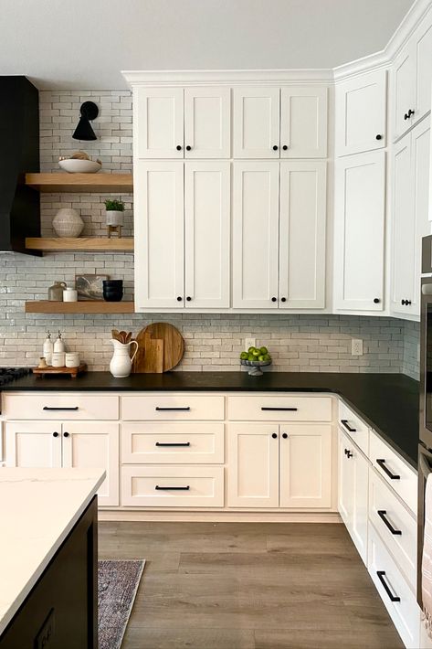 upper kitchen cabinet dimensions Kitchen Cabinet Dimensions, Shaker Style Kitchen Cabinets, Lake Kitchen, Hardware Ideas, Model Dapur, Mom Kitchen, Upper Kitchen Cabinets, Interior Dapur, Shaker Style Cabinets