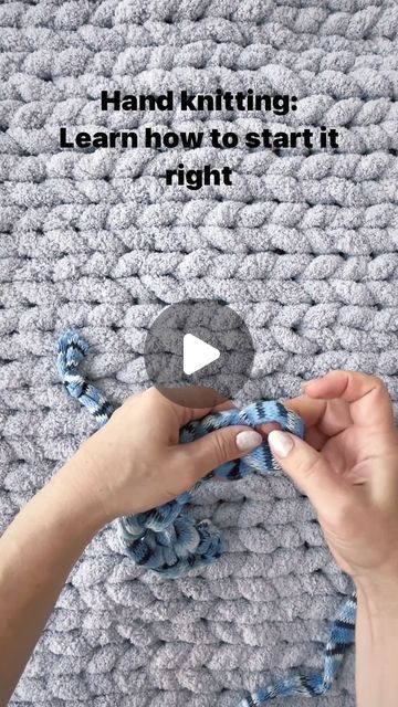 Size 7 Jumbo Yarn Projects, Chunky Blanket Tutorial Video, Chunky Yarn Finger Knit Projects, Loop Yarn Blanket Tutorial, Hand Crochet Blanket Chunky Pattern, Projects With Chunky Yarn, Finger Knitting Projects For Beginners, Chunky Yarn Blanket Crochet, Chunky Knit Pumpkins Diy