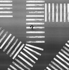 Alexey Bednij (1988) – Photographers, Movies & Art Arte Jazz, Photography Monochrome, A State Of Trance, Zebra Crossing, Minimal Photography, Conceptual Photography, Minimalist Photography, Street Culture, Grand Art