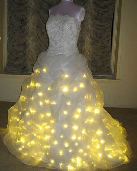 A literally sparkling wedding gown Ugly Wedding Dress, Worst Wedding Dress, Unusual Wedding Dresses, How To Dress For A Wedding, Sparkly Wedding Dress, Funny Dresses, Unusual Weddings, Formal Dresses For Weddings, Wedding Humor