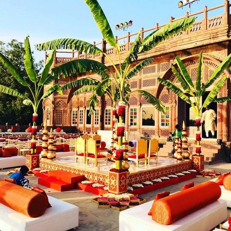 Minimal Wedding Decor, Mandap Decoration, Mandap Design, Wedding Decorator, Wedding Hall Decorations, Mandap Decor, Marriage Decoration, Mehndi Decor, Traditional Wedding Decor