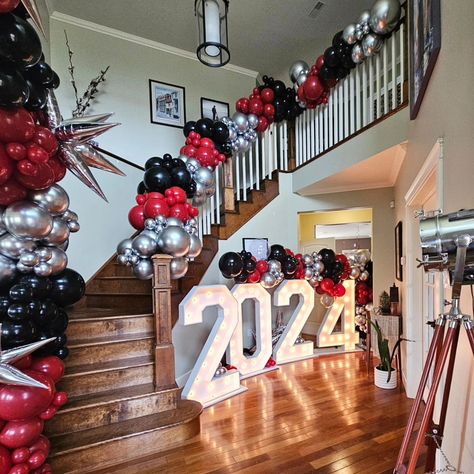 It's a celebration time! SWIPE to see more ➡️ Grad 2024 school colors to say goodbye! #grad2024 #schoolcolors #balloonstaircase #marqueenumbers #balloongarland #organicballoonarch #balloonarch #archway #homeentrance Cheer Balloon Arch, Bingo Night, To Say Goodbye, School Colors, House Entrance, Balloon Arch, Balloon Garland, Say Goodbye, Bingo