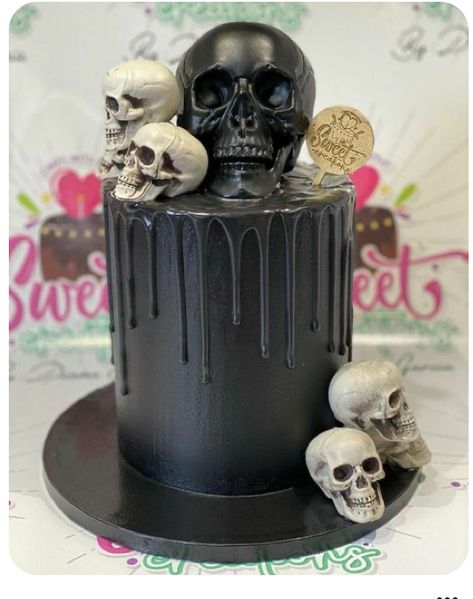 Rip 30s, 30th Birthday Cake For Women, Gothic Birthday Cakes, Rip 20s, Horror Cake, Scary Cakes, Gothic Cake, Skull Cake, Cake Templates