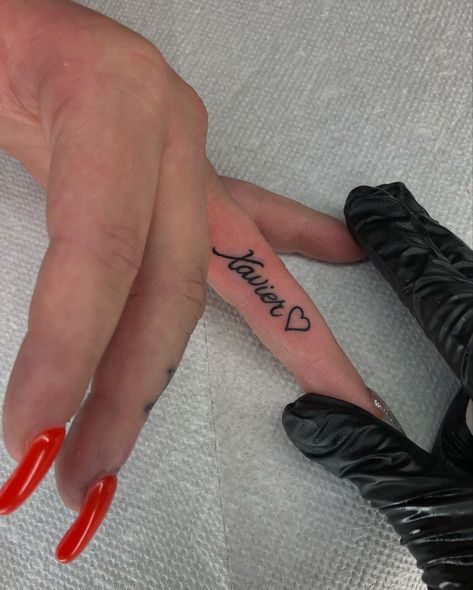 Husband Tattoos, Husband Name Tattoos, Couple Name Tattoos, Boyfriend Name Tattoos, Side Finger Tattoos, Name Tattoo On Hand, Finger Tattoos For Couples, Husband Tattoo, Side Hand Tattoos