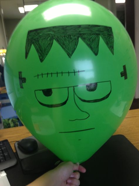 Frankenstein balloon decoration for Halloween Frankenstein Balloon, Halloween Balloon, Decoration For Halloween, Lazy Halloween, Halloween Balloons, Balloon Ideas, Room Mom, Halloween Inspo, Frankenstein