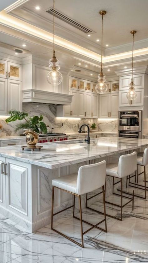 Dream Kitchen Design Luxury, Custom Kitchen Remodel, Design My Kitchen, Glam Kitchen, Elegant Kitchen Design, House Interior Design Styles, Beach House Kitchens, Dream Kitchens Design, تصميم للمنزل العصري