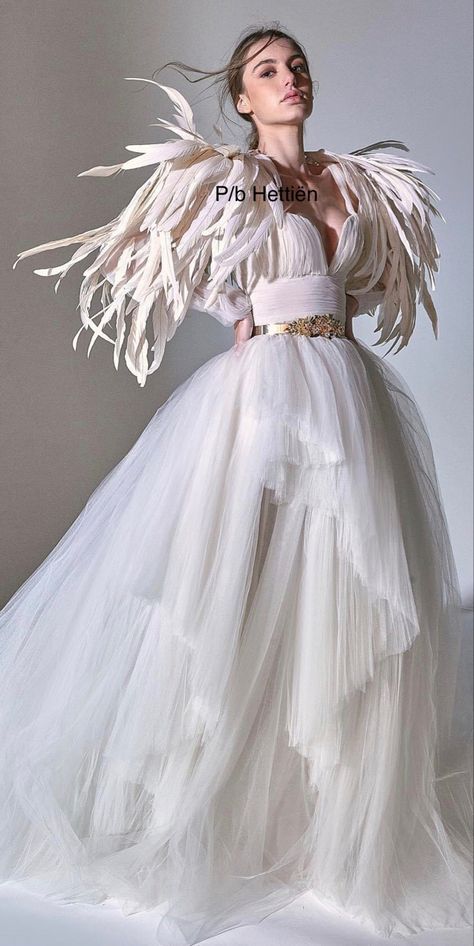 White Feather Dress, Magic Flute, Feather Fashion, Feather Skirt, Style 2023, Feather Dress, Couture Gowns, Glitz And Glam, Fantasy Fashion