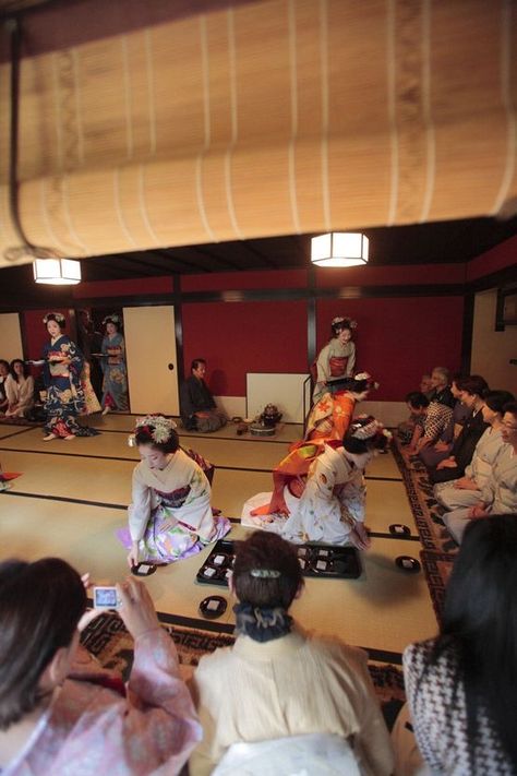 We call the Japanese tea ceremony “Sado”. Sado is the Japanese traditional art of serving tea and entertaining guests. Japanese tea ceremonies were perfected by Sen-no-Rikyu, a pioneer in Japan in the 16th century. The spirit of Sado is based on Zen philosophy. The spirit of “wabi-sabi” is valued at the tea ceremony. Wabi means “Something simple” and in Sado, it means “Beauty from simplicity" Tea Ceremony Japan, Maiko Geisha, Gion Matsuri, Japanese Traditional Art, Matsuri Festival, Zen Philosophy, Head Scarf Styles, Japanese Tea Ceremony, Japanese Geisha