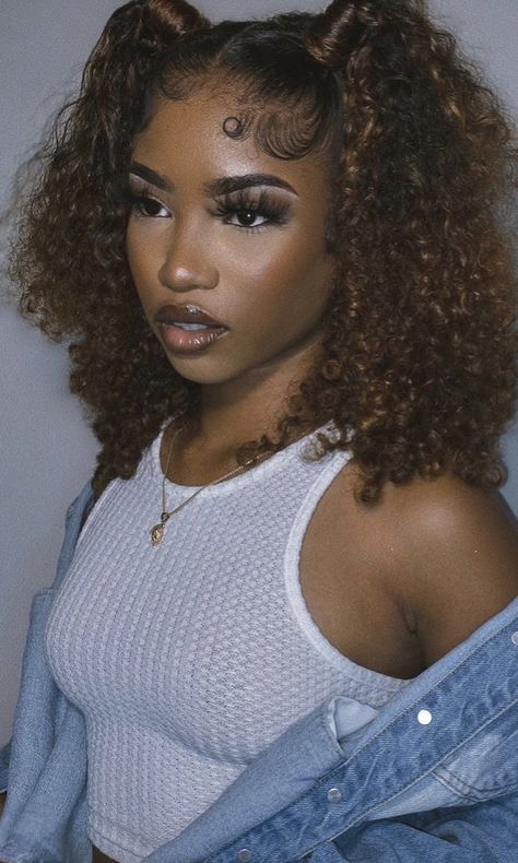 Friday Wear, Curly Hair Weave, Curly Hair Wigs, Curly Hair Hairstyles, Cute Curly Hairstyles, Dyed Natural Hair, Curly Hair Wig, Natural Curls Hairstyles, Natural Hair Styles Easy