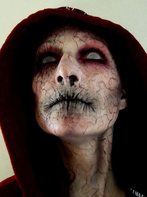 25 Of The Scariest Makeup Ideas For Halloween | DeMilked Tattoo Avant Bras, Monster Makeup, Creepy Makeup, Horror Make-up, Creepy Halloween Makeup, Special Fx Makeup, Horror Makeup, Theatrical Makeup, Zombie Makeup