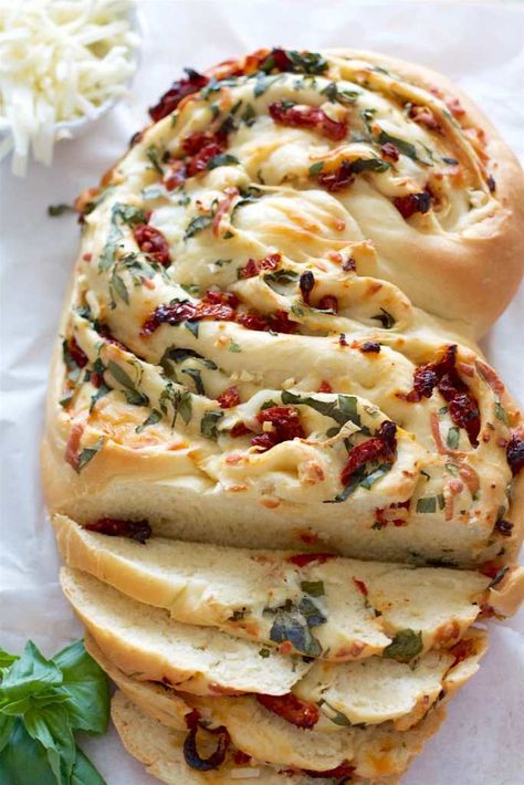 Pane Alle Olive, Basil Bread, Pan Relleno, Savory Bread, Sundried Tomato, Sundried Tomatoes, Dough Ingredients, Italian Cheese, Italian Bread