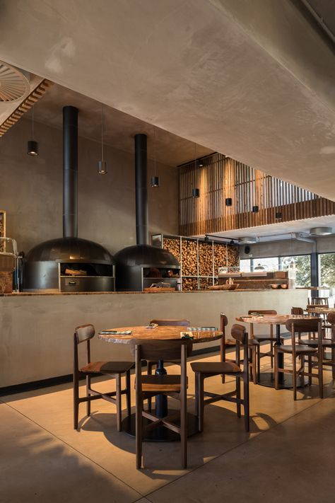 Pizza Oven Restaurant, Italian Restaurant Design, Italian Restaurant Interior, Trattoria Italiana, Italian Restaurant Decor, Pizzeria Design, Modern Restaurant Design, Pizza House, Italian Cafe