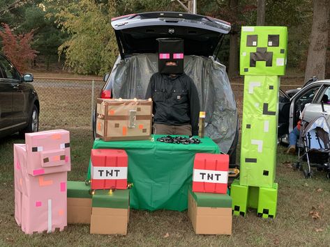 Trunk Or Treat Minecraft, Minecraft Trunk Or Treat, Halloween Car Decorations, Trunker Treat Ideas, Autumn Breeze, 2024 Halloween, Car Decorations, Minecraft Birthday, Treat Ideas