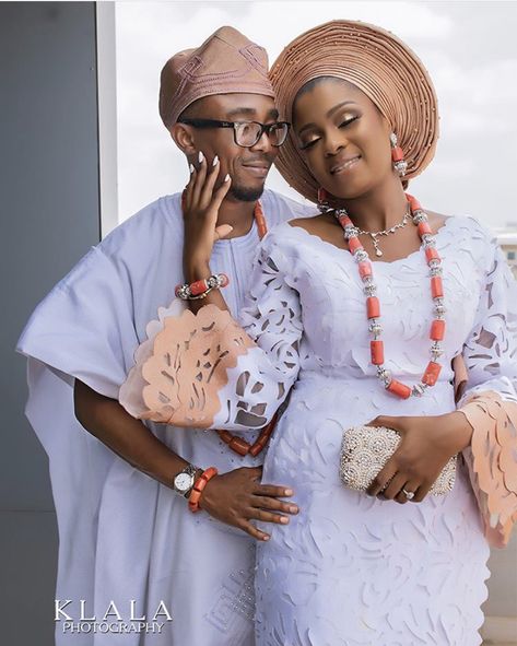 Yoruba Clothing, Ensemble Couple, Nigerian Wedding Dresses Traditional, Muslim Wedding Photos, Model Couple, Pretty Lace Dresses, Nigerian Wedding Dress, Yoruba Bride, Nigerian Traditional Wedding